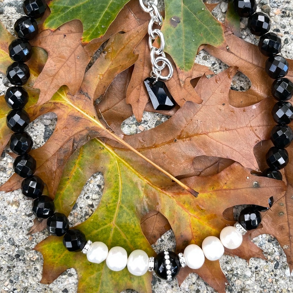 Freshwater Pearl Black Onyx Stone Necklace / Zuka